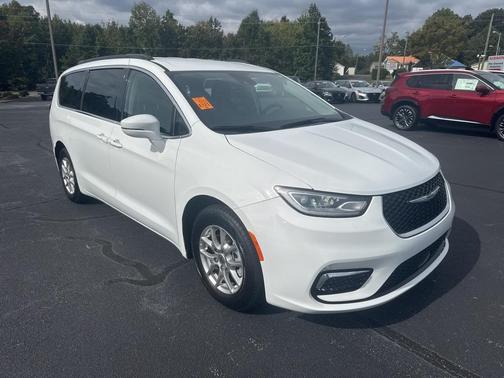 2022 Chrysler Pacifica Touring-L