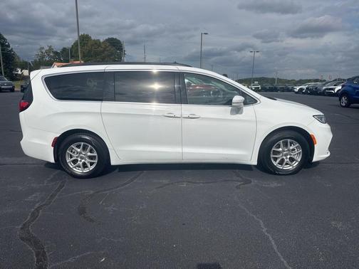 2022 Chrysler Pacifica Touring-L
