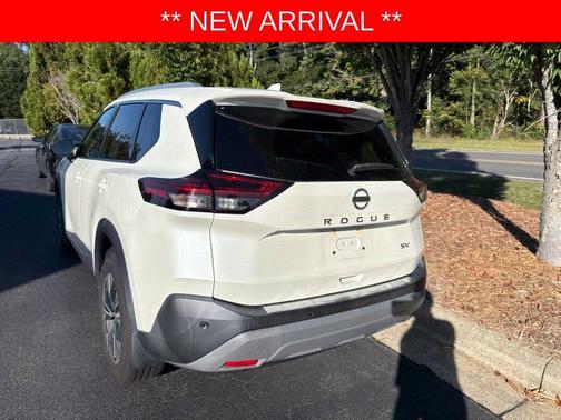 White 2021 Nissan Rogue SV