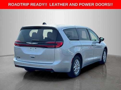 Silver Mist Clearcoat 2024 Chrysler Pacifica Touring-L