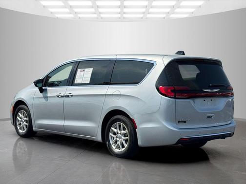 2024 Chrysler Pacifica Touring-L