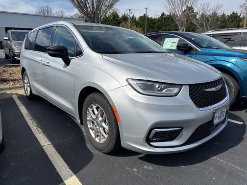 2024 Chrysler Pacifica Touring-L