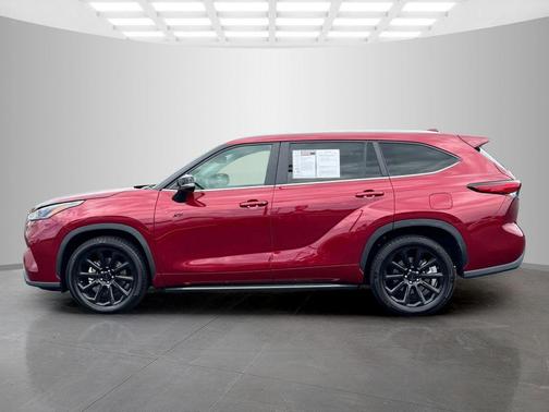 Pearl 2023 Toyota Highlander XLE