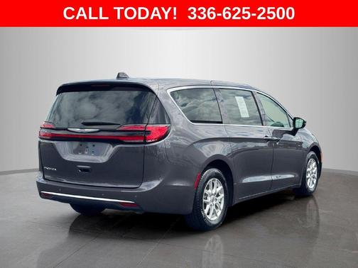 Granite Crystal Clearcoat Metallic 2023 Chrysler Pacifica Touring-L
