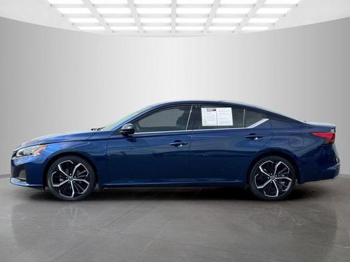 Deep Blue Pearl 2023 Nissan Altima 2.5 SR