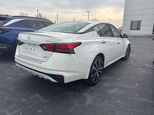 2022 Nissan Altima 2.5 Platinum