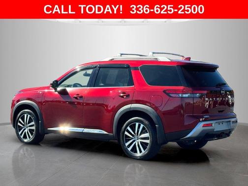 Scarlet Ember 2023 Nissan Pathfinder Platinum