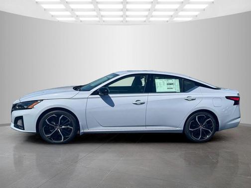 Gray Sky Pearl 2026 Nissan Altima 2.5 SR