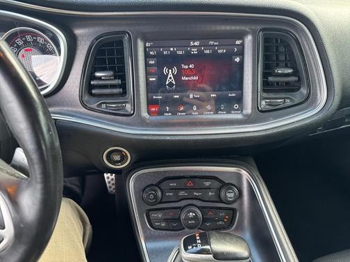 2017 Dodge Challenger SXT