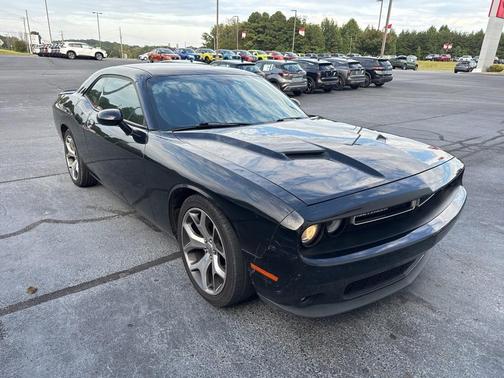 2017 Dodge Challenger SXT