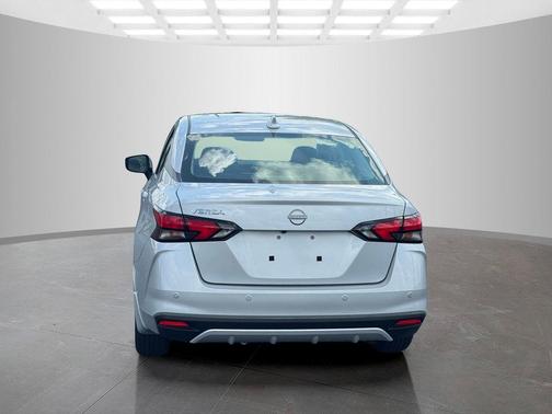 Brilliant Silver Metallic 2025 Nissan Versa 1.6 SV