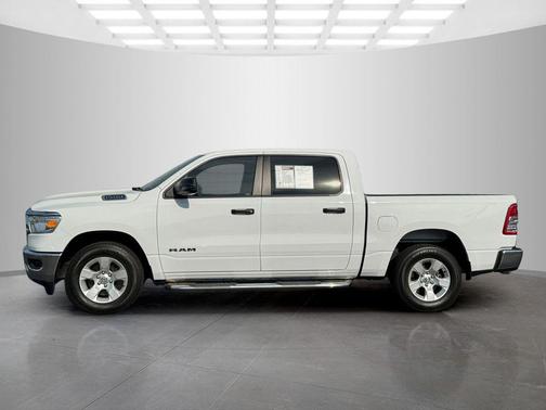 Bright White Clearcoat 2023 RAM 1500 Big Horn