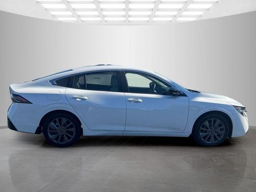 Aspen White 2026 Nissan Sentra SL