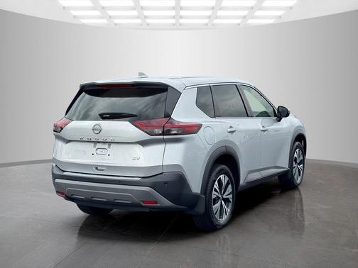Brilliant Silver Metallic 2022 Nissan Rogue SV