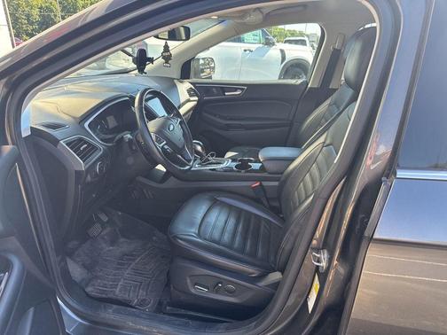 Magnetic 2016 Ford Edge SEL