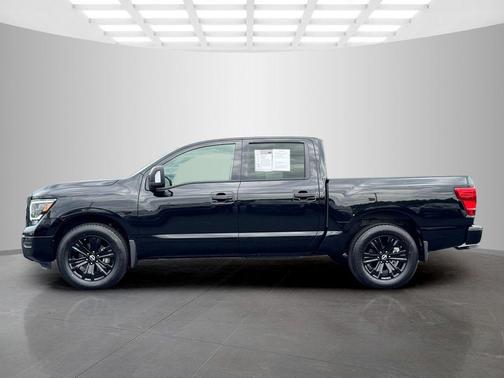 Super Black 2023 Nissan Titan SV