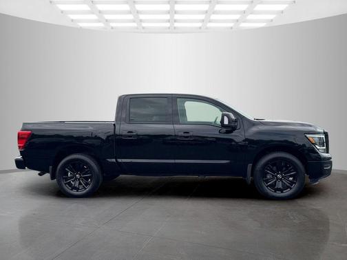 Super Black 2023 Nissan Titan SV