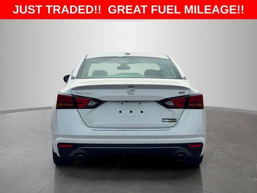 White 2021 Nissan Altima 2.5 SR