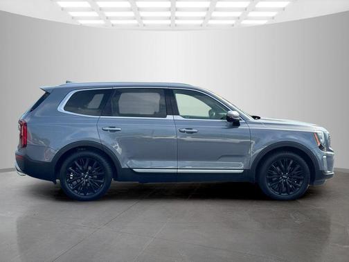 Everlasting Silver 2022 Kia Telluride SX