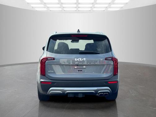 Everlasting Silver 2022 Kia Telluride SX