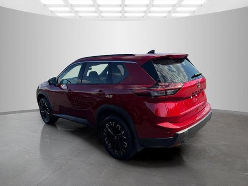 Scarlet Ember Tintcoat 2026 Nissan Rogue Dark Armor