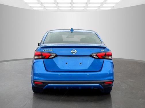 2022 Nissan Versa 1.6 SR