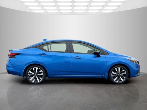 2022 Nissan Versa 1.6 SR