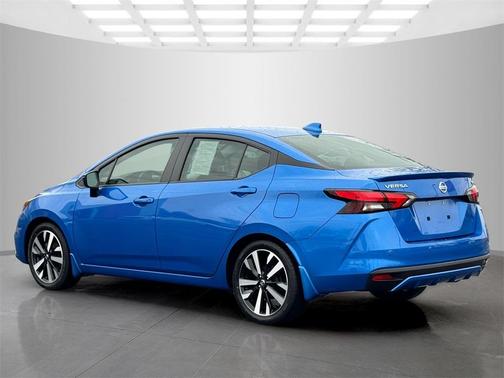 2022 Nissan Versa 1.6 SR