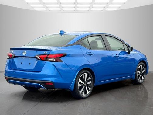 2022 Nissan Versa 1.6 SR