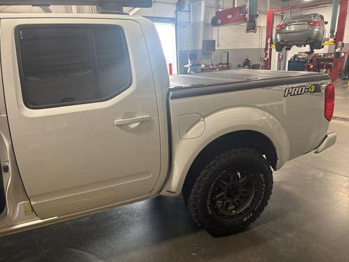 Glacier White 2017 Nissan Frontier PRO-4X