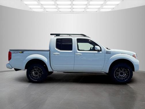 Glacier White 2017 Nissan Frontier PRO-4X