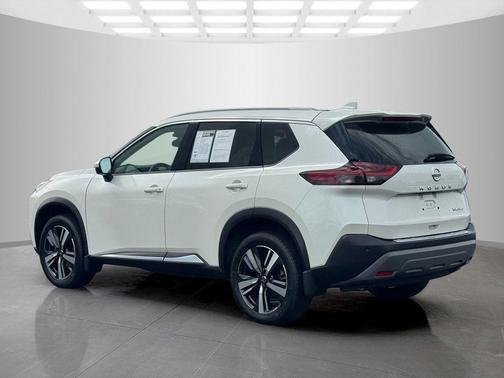 White 2021 Nissan Rogue SL