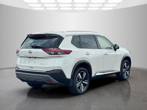 White 2021 Nissan Rogue SL