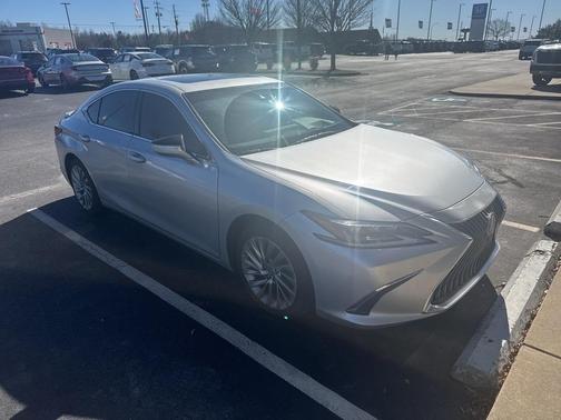 2021 Lexus ES 300h Ultra Luxury