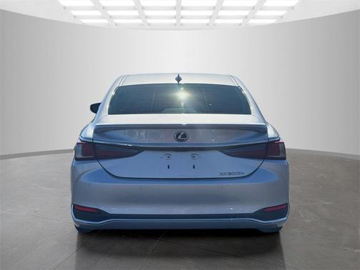 2021 Lexus ES 300h Ultra Luxury