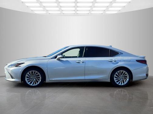 2021 Lexus ES 300h Ultra Luxury