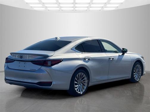 2021 Lexus ES 300h Ultra Luxury