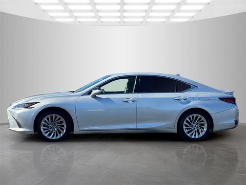 2021 Lexus ES 300h Ultra Luxury