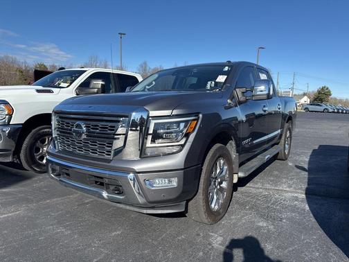 2021 Nissan Titan SL