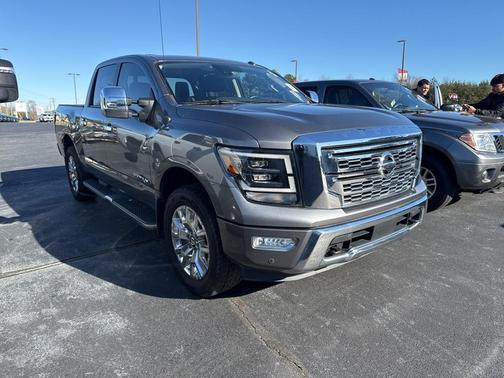 2021 Nissan Titan SL