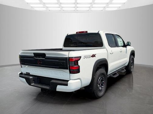 Glacier White 2026 Nissan Frontier PRO-4X