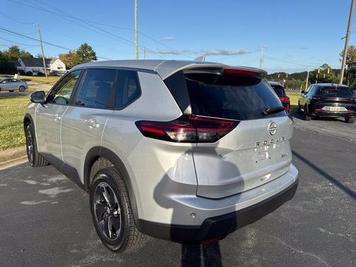 Brilliant Silver Metallic 2024 Nissan Rogue SV