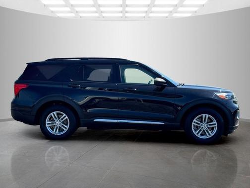 Black Metallic 2022 Ford Explorer XLT