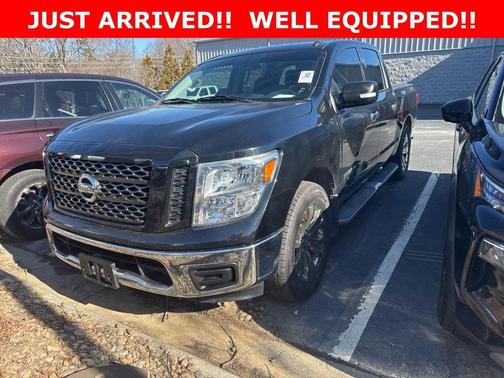 2019 Nissan Titan SV