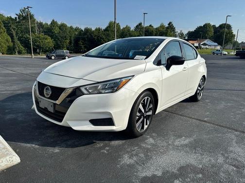 Aspen White Tricoat 2022 Nissan Versa 1.6 SR