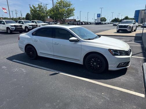 Pure White 2016 Volkswagen Passat 1.8T SEL