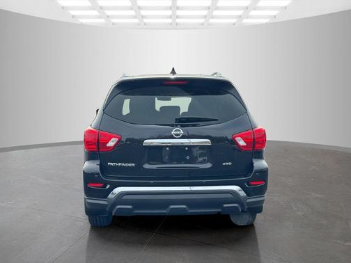 2019 Nissan Pathfinder S