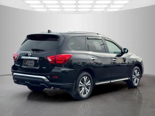 2019 Nissan Pathfinder S