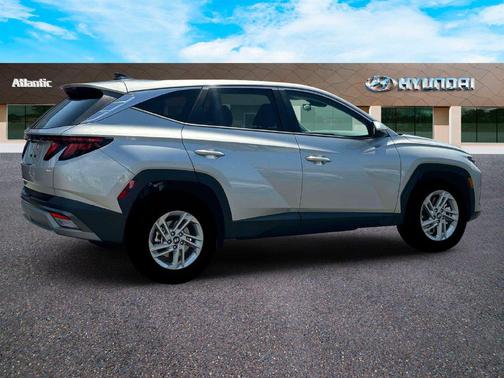 Shimmering Silver 2026 Hyundai TUCSON SE