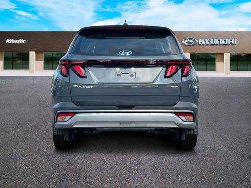 2025 Hyundai TUCSON SE